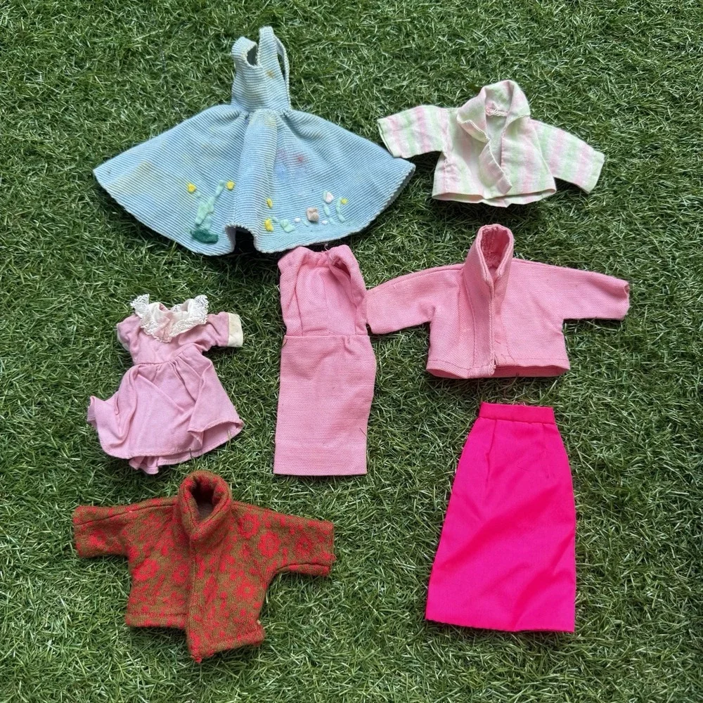 Vintage‎ 70s Barbie Clothing Lot of 7 Pieces Dresses Skirt Jackets Pink